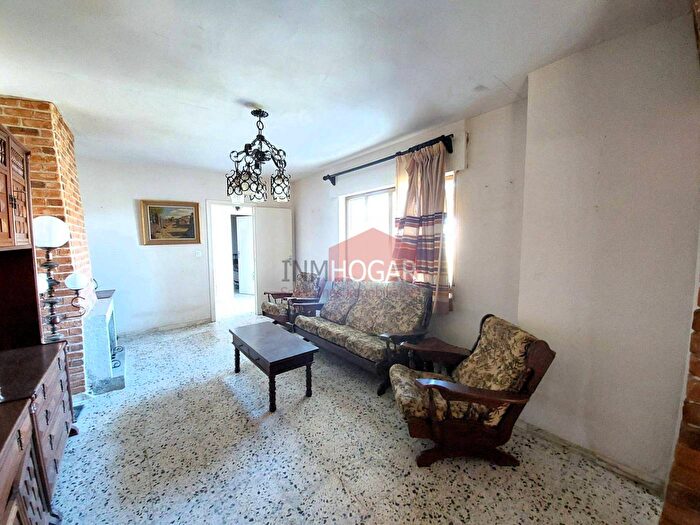 Casas en venta y pisos alquiler - 3