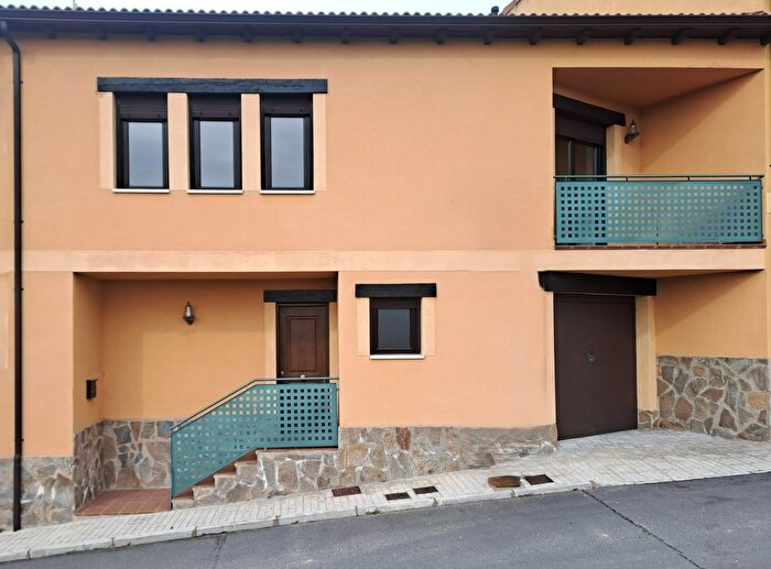 Armuña, Segovia: Casa en venta de 3 habitaciones
