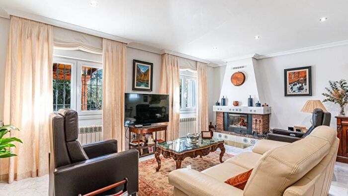 Casas en venta y pisos alquiler - 2