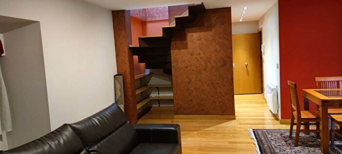 Casas en venta y pisos alquiler - 2