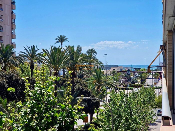 Piso de 4 habitaciones en venta en Comunitat Valenciana, Alicante