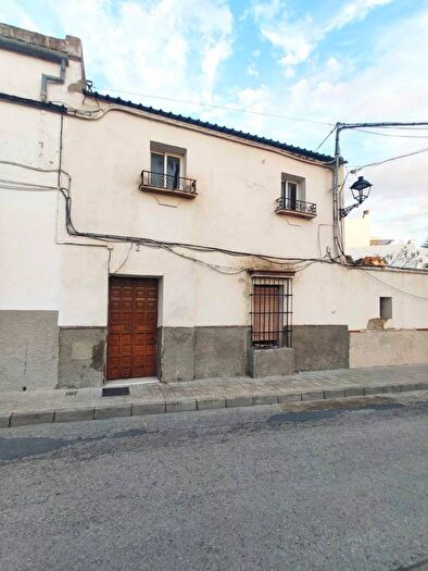 Casas en venta y pisos alquiler - 3