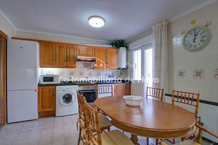 Casas en venta y pisos alquiler - 3