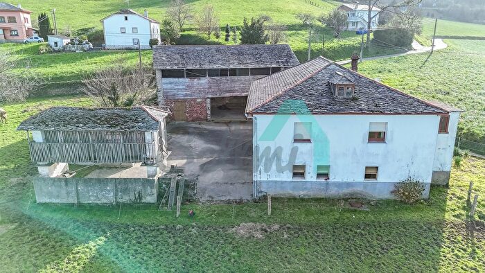 Casa de 5 habitaciones en venta en Valdés Luarca, Asturias