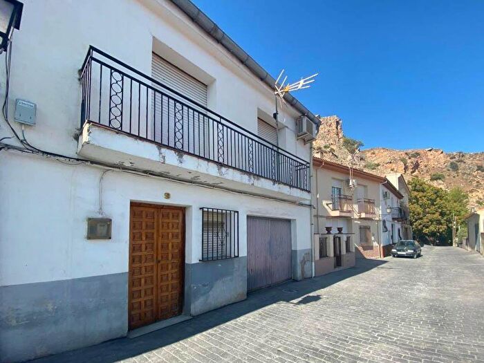 Andalucía, Granada: Casa en venta de 4 habitaciones
