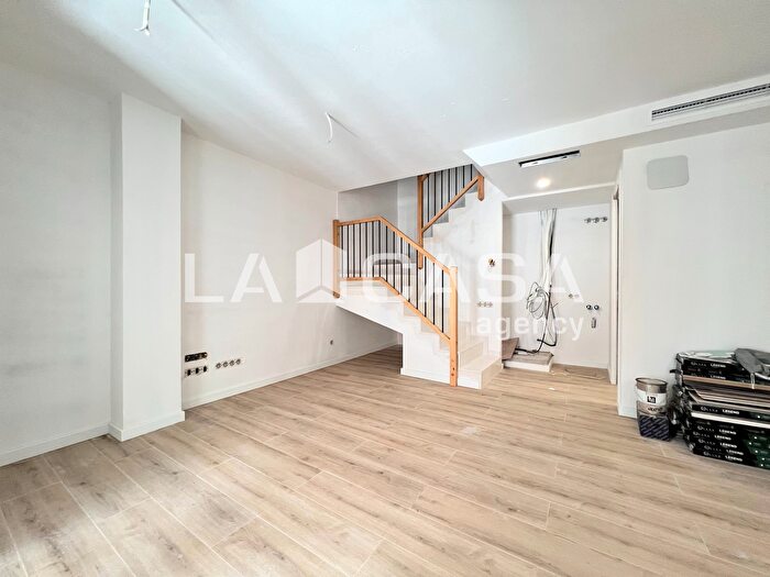 Casas en venta y pisos alquiler - 3