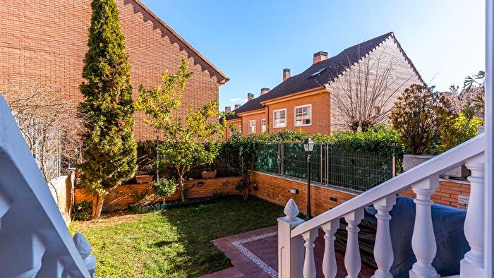 Casas en venta y pisos alquiler - 3