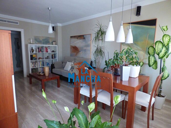 Piso en venta de 4 habitaciones en Castilla La Mancha, Albacete