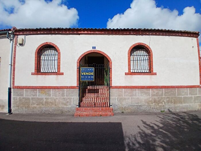 Casa en venta de 2 habitaciones en Torrescárcela, Valladolid