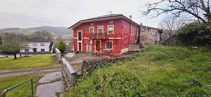 Casa en venta de 4 habitaciones, Hazas de Cesto, Cantabria