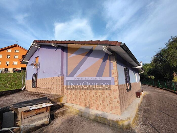Lena, Asturias: Casa en venta de 2 habitaciones