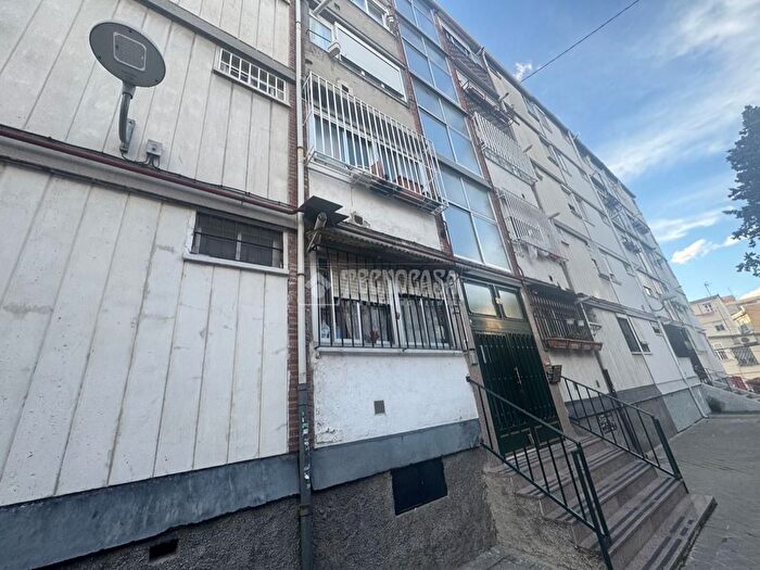 Piso en venta de 2 habitaciones en Puente de Vallecas, Palomeras Bajas