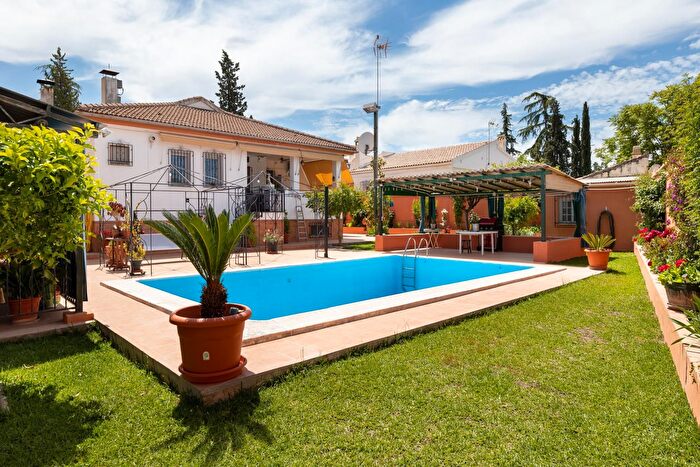 Casa en venta de 8 habitaciones en Residencial Triana Barrio Alto, Las Gabias