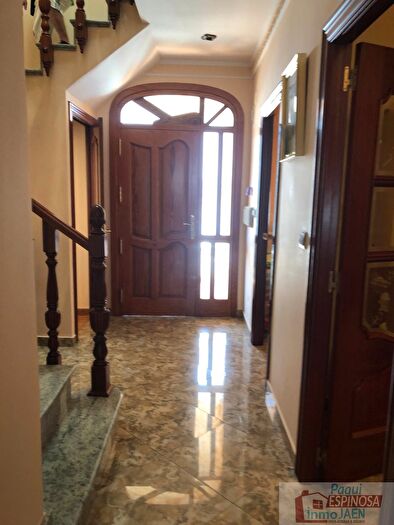 Casa en venta de 4 habitaciones en Torredonjimeno, Jaén