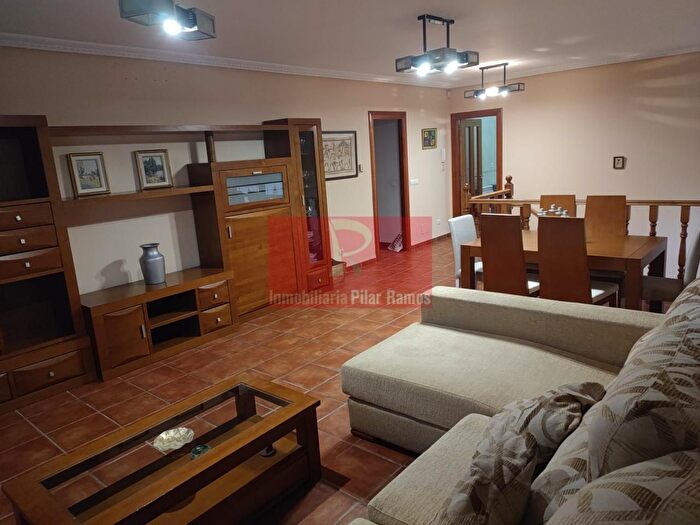 Santovenia de la Valdoncina, León: Casa en venta de 4 habitaciones