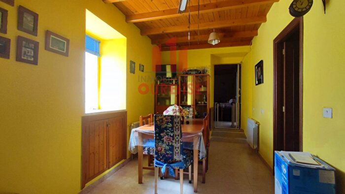 Casa en venta de 3 habitaciones en Galicia, Ourense