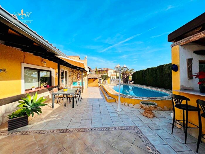 Casa en venta de 3 habitaciones en Comunitat Valenciana, Alicante