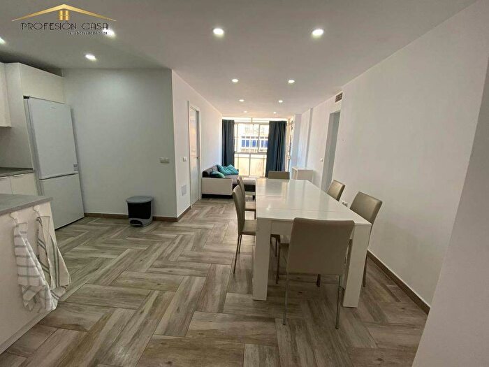 Piso en venta de 4 habitaciones, Andalucía, Málaga