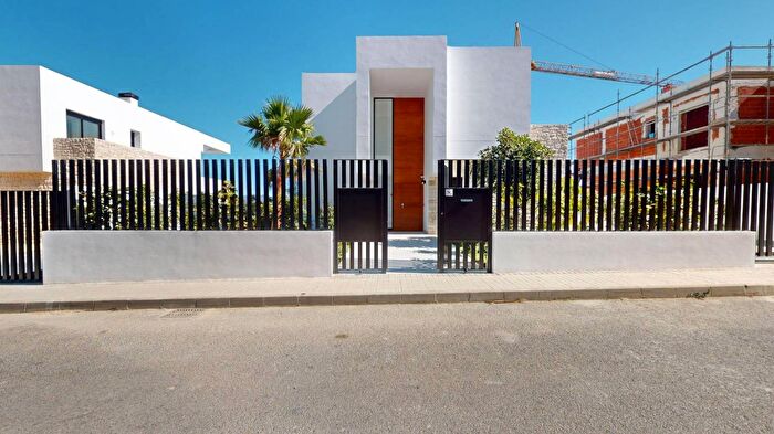 Casa en venta de 3 habitaciones en Comunitat Valenciana, Alicante