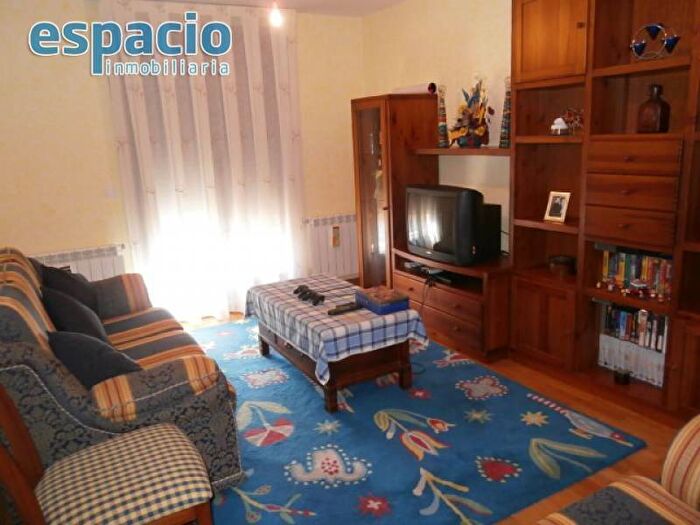 Casas en venta y pisos alquiler - 2