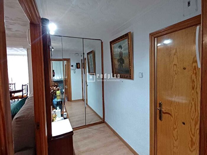 Piso en venta de 4 habitaciones, Ciudad Lineal, Pueblo Nuevo