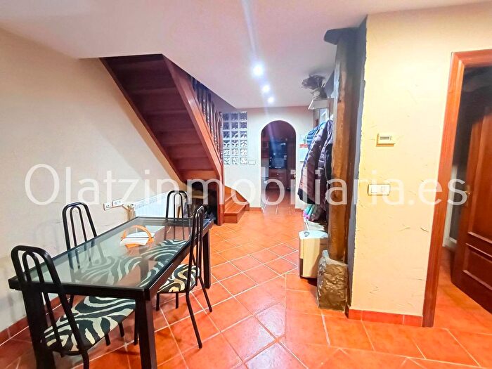 Casas en venta y pisos alquiler - 3