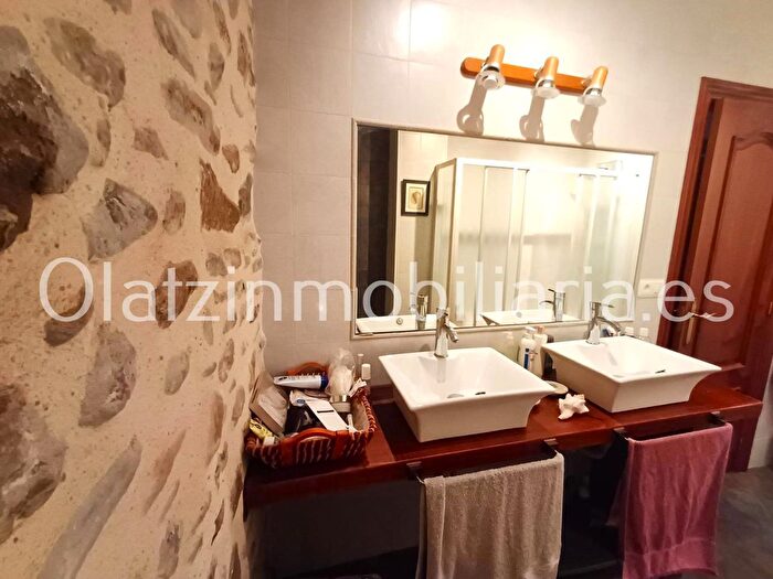 Casas en venta y pisos alquiler - 2
