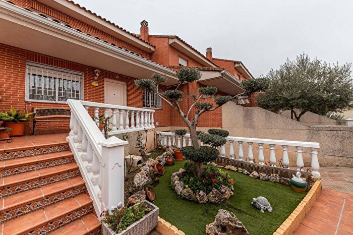 Comunidad de Madrid, Madrid: Casa en venta de 4 habitaciones