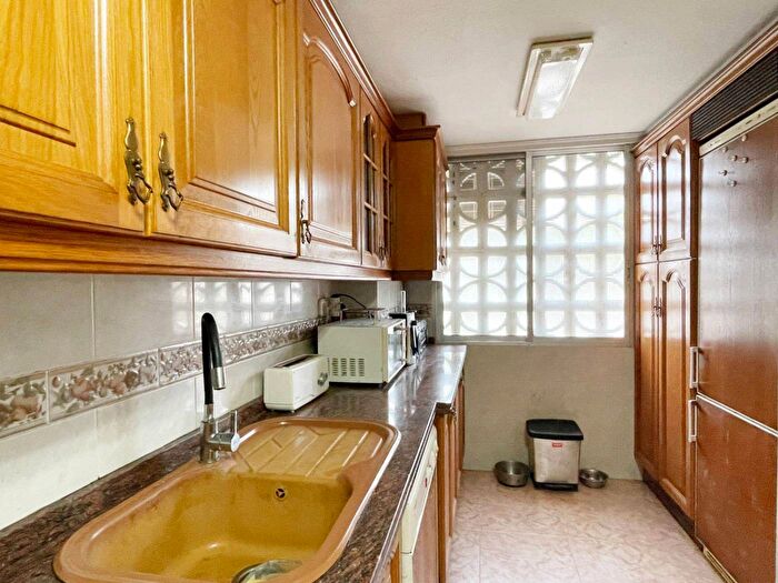 Casas en venta y pisos alquiler - 2