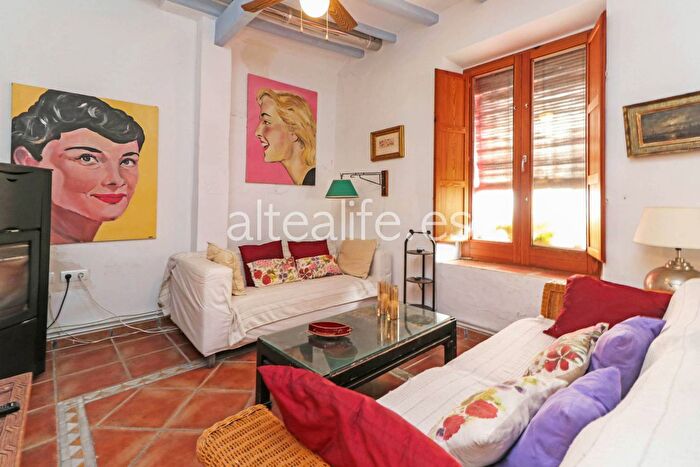 Casas en venta y pisos alquiler - 3