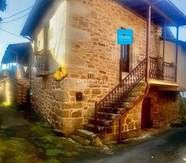 Galicia, Ourense: Casa en venta de 2 habitaciones