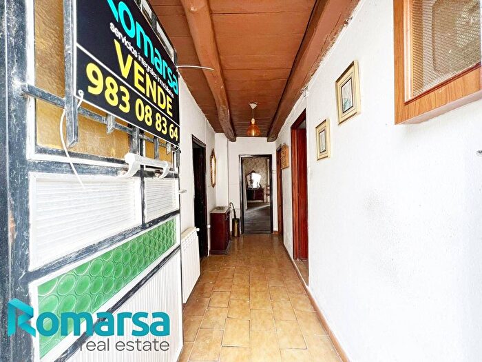 Casas en venta y pisos alquiler - 3