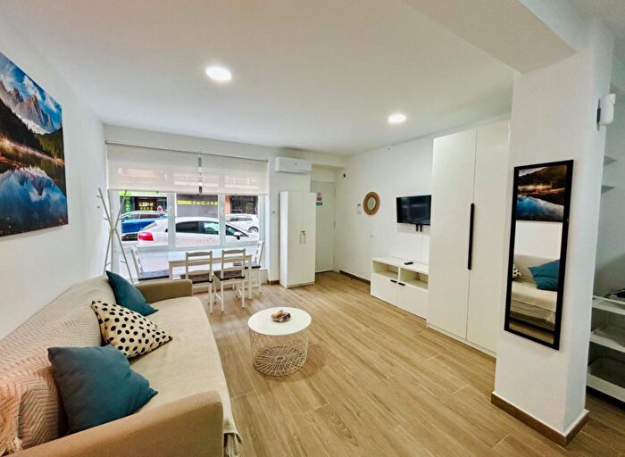 Casa de 1 habitación en venta en San Blas, Canillejas