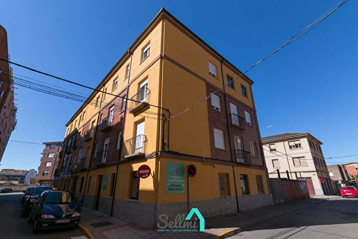Castilla y León, León: Piso en venta de 3 habitaciones