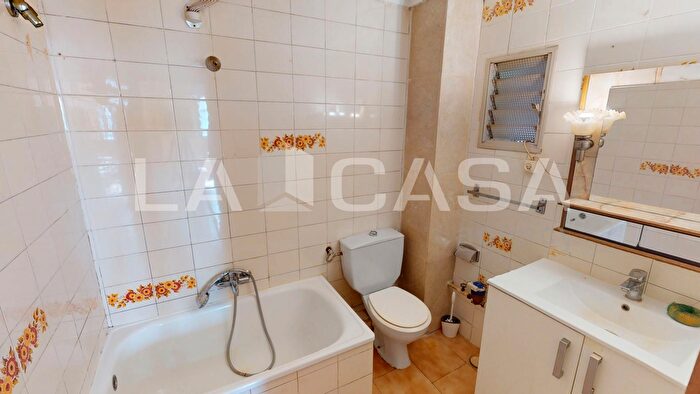 Casas en venta y pisos alquiler - 2