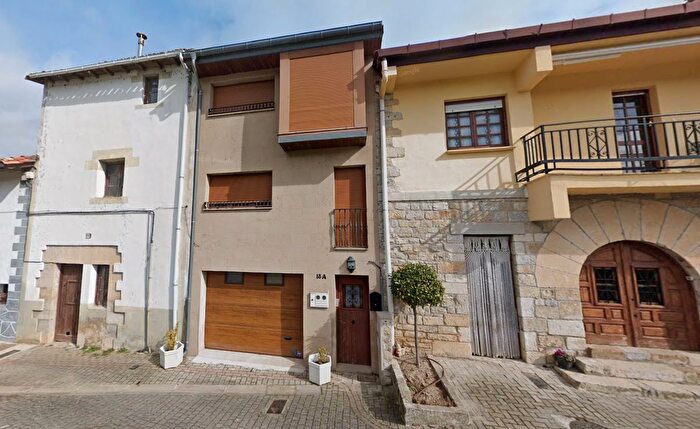 Casa en venta de 3 habitaciones, Cendea de Olza Oltza Zendea, Navarra