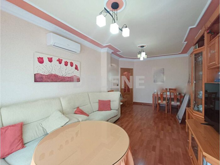 Castilla La Mancha, Albacete: Piso en venta de 4 habitaciones