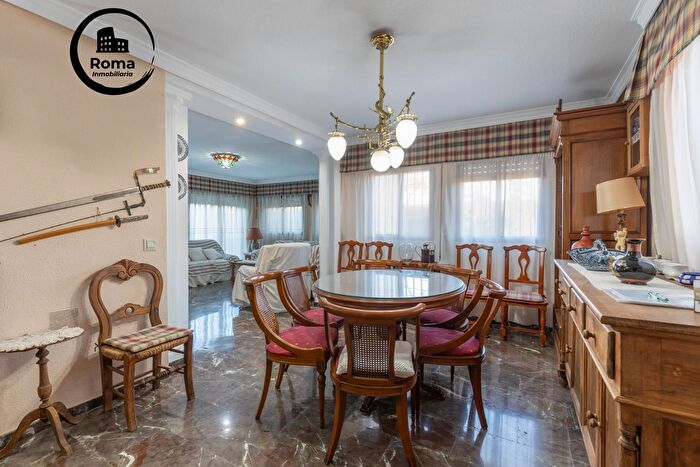 Casas en venta y pisos alquiler - 2