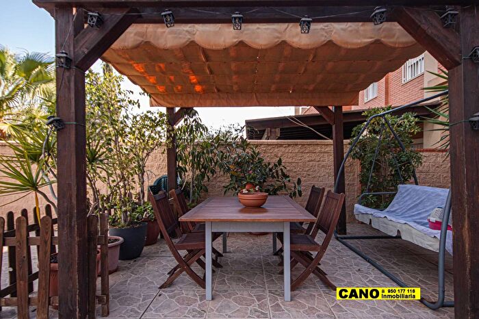Casa en venta de 4 habitaciones en Huércal de Almería, Almería
