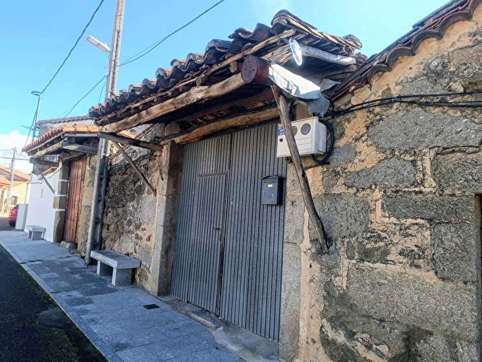Casa de 3 habitaciones en venta en Castilla y León, Ávila