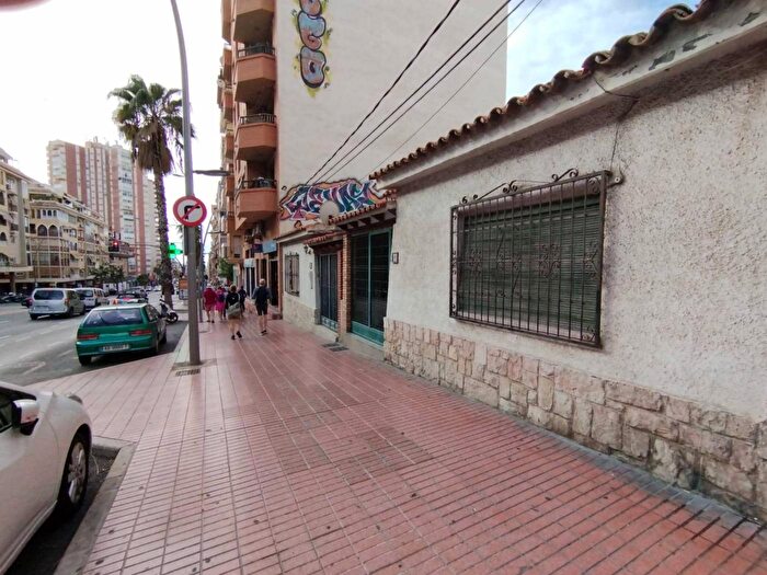 Casas en venta y pisos alquiler - 2