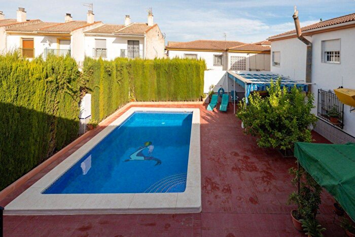 Andalucía, Granada: Casa en venta de 5 habitaciones