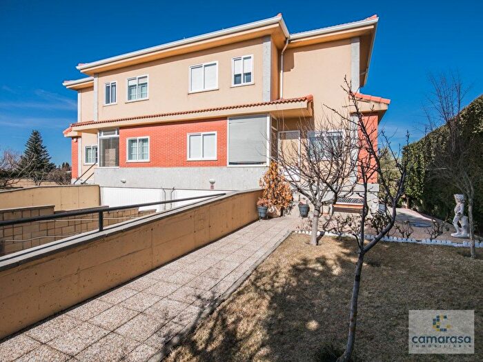 Casas en venta y pisos alquiler - 3