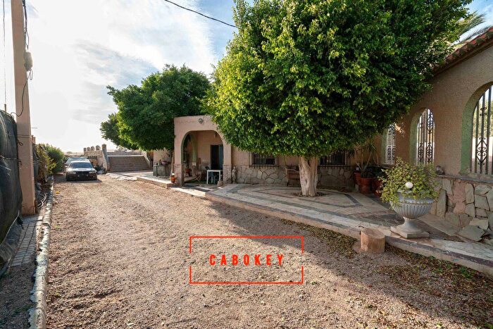 Casa en venta de 4 habitaciones, Andalucía, Almería