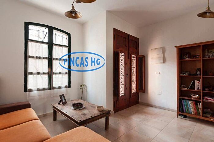 Casas en venta y pisos alquiler - 3