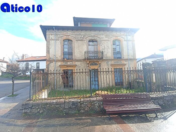 Casa en venta de 5 habitaciones: Nava, Asturias