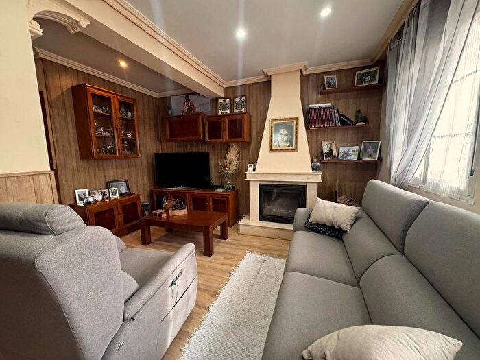 Casas en venta y pisos alquiler - 2