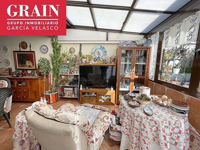 Casas en venta y pisos alquiler - 3