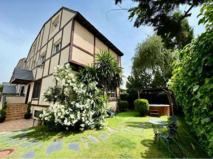 Casa en venta de 6 habitaciones: Comunidad de Madrid, Madrid