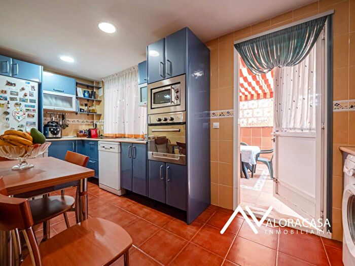 Casas en venta y pisos alquiler - 3